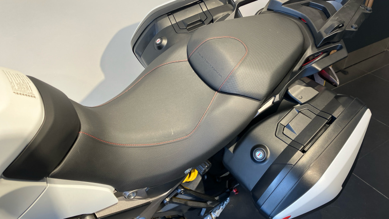 Ducati Multistrada 950 - Red
